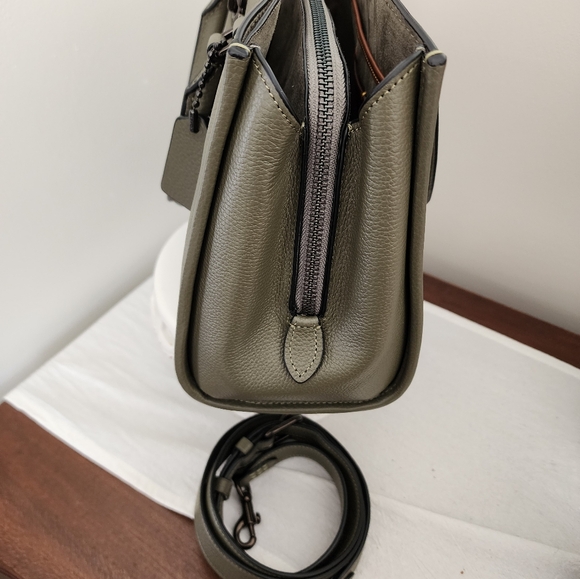 Coach Brooke Carryall 28 NWT Army Green/Pewter - Picture 4 of 7